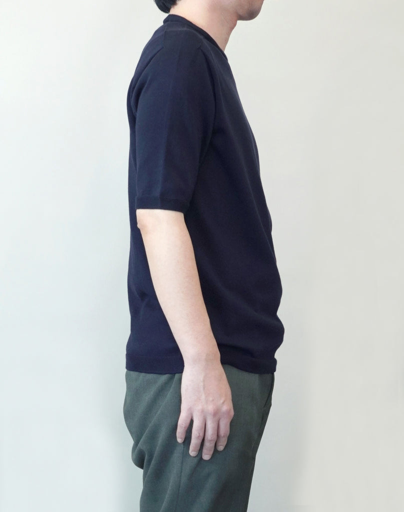 モデル：175cm　サイズ：M　色：ネイビー