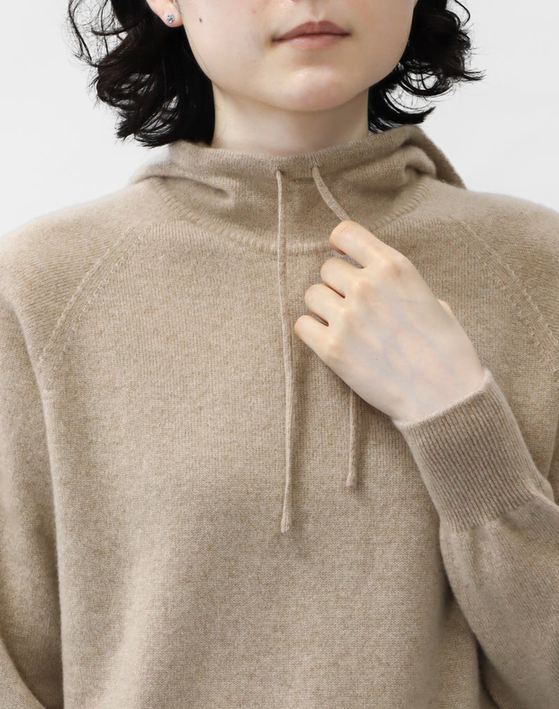 モデル：163cm　サイズ：M　色：ベージュ