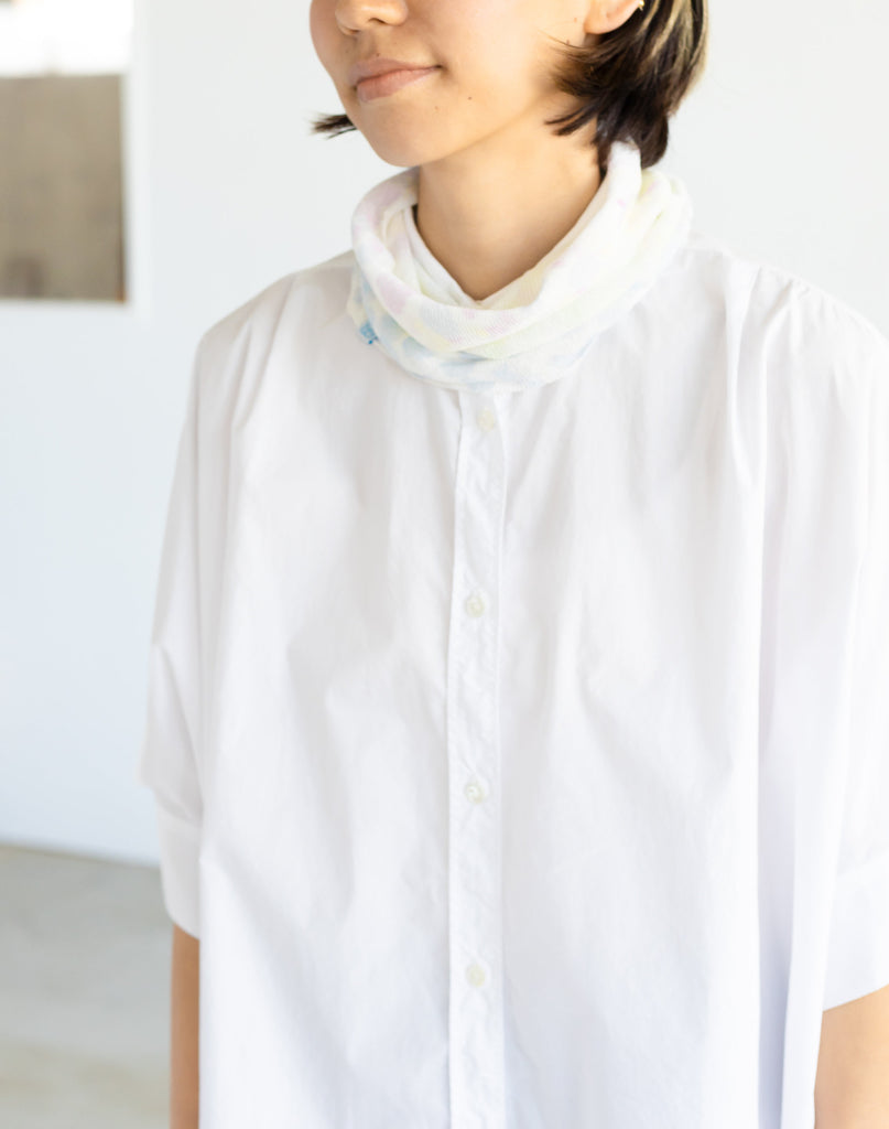色：水彩ドット柄