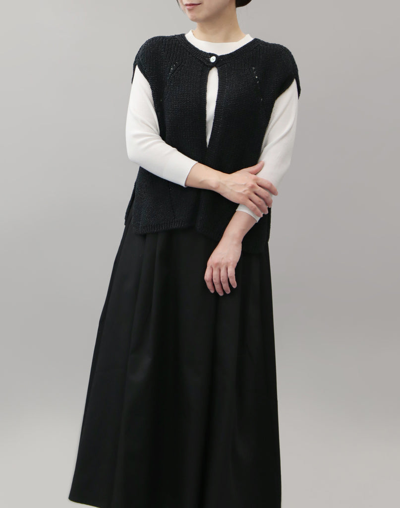 モデル：156cm　サイズ：M　色：ブラック