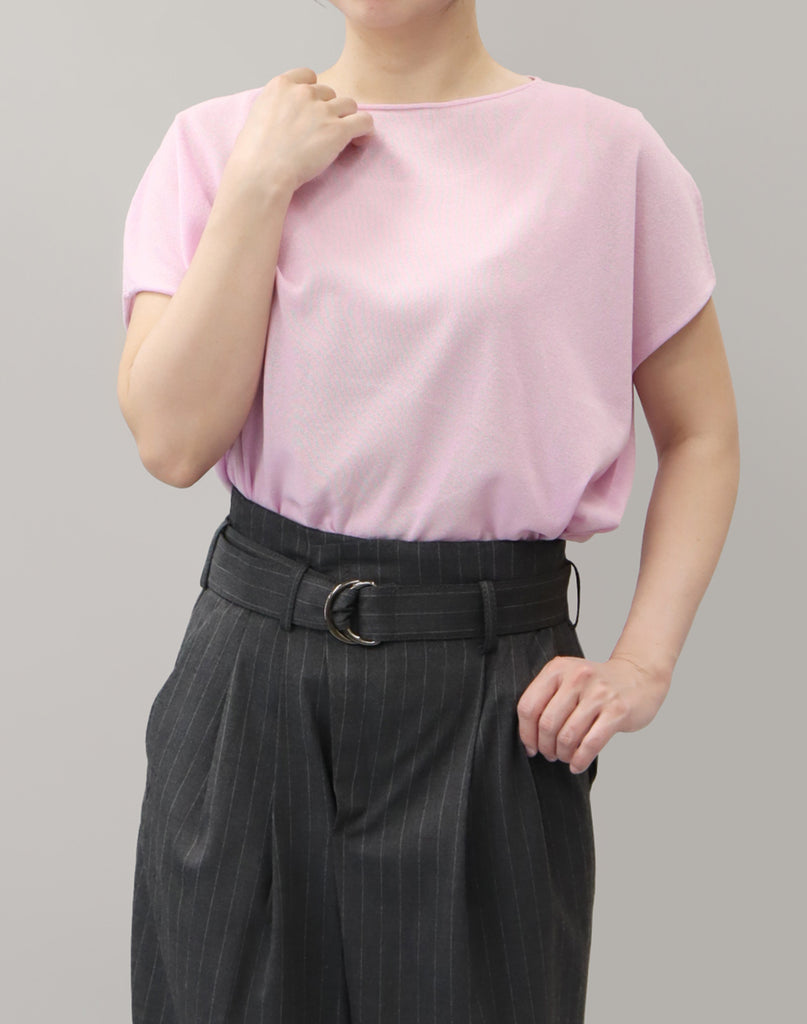 モデル：156cm　サイズ：M　色：ラベンダー