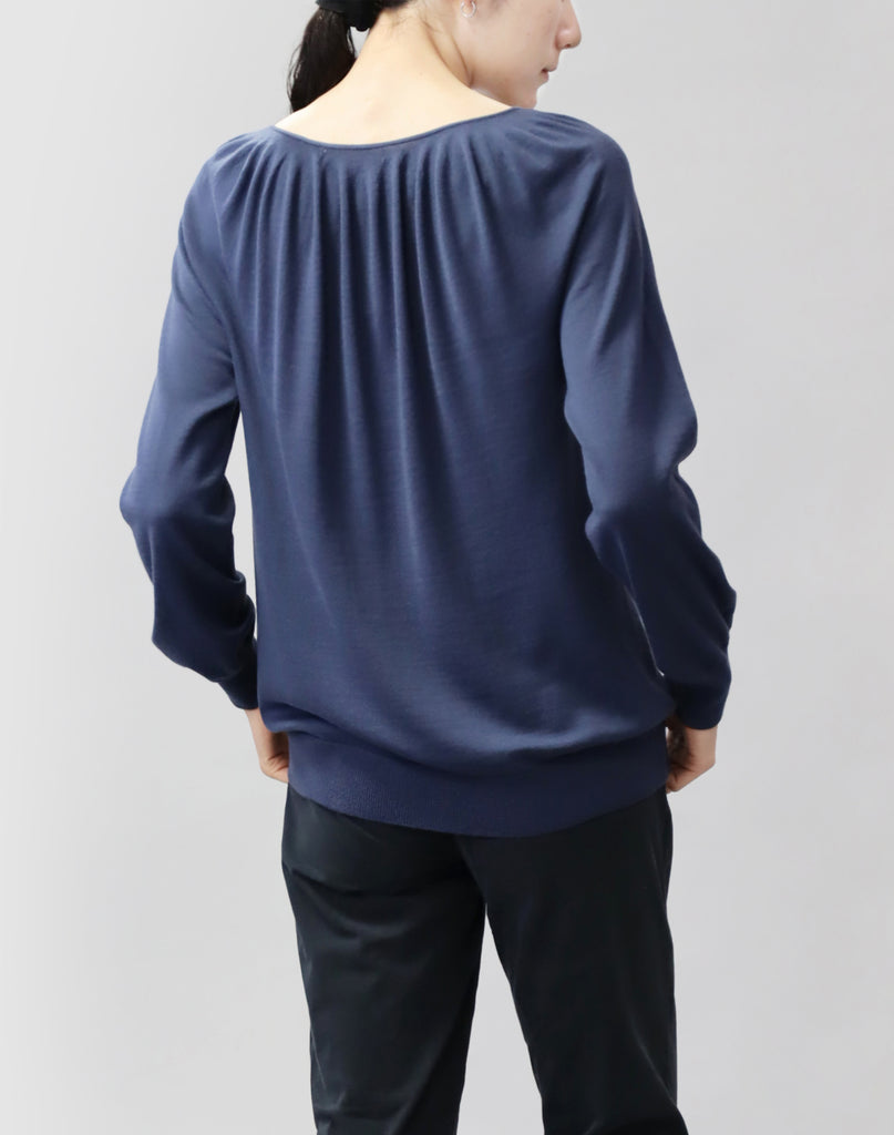 モデル：163cm　サイズ：M　色：ダークブルー